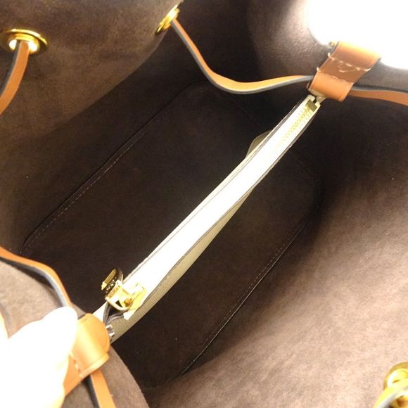 Louis Vuitton Emplant NeoNoe Shoulder Bag - Picture 7 of 8